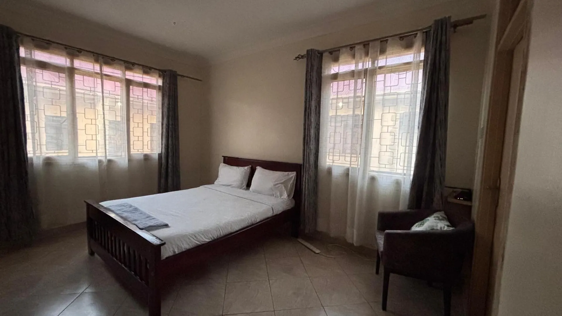 La James Suite Kampala 0*,  Uganda